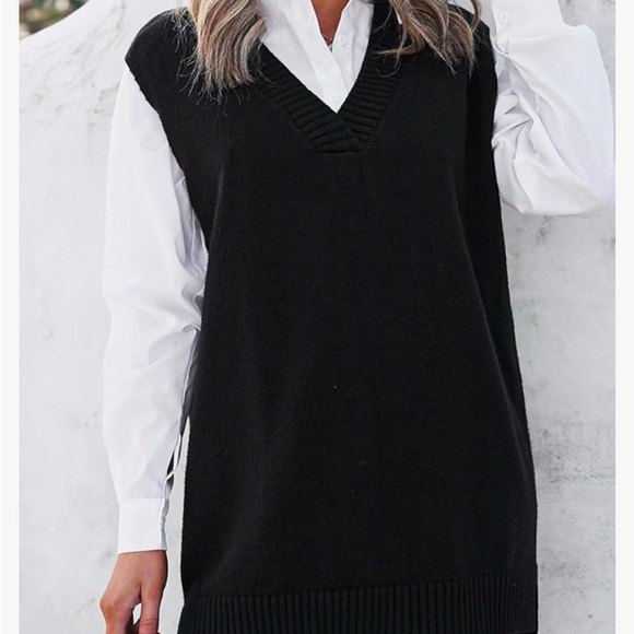 Woman’s Over sized Vest - Picture 4 of 5